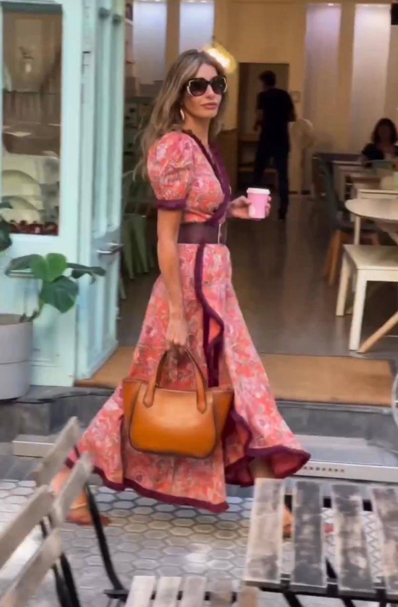 Teodora | Elegancka długa sukienka z bufiastymi rękawami