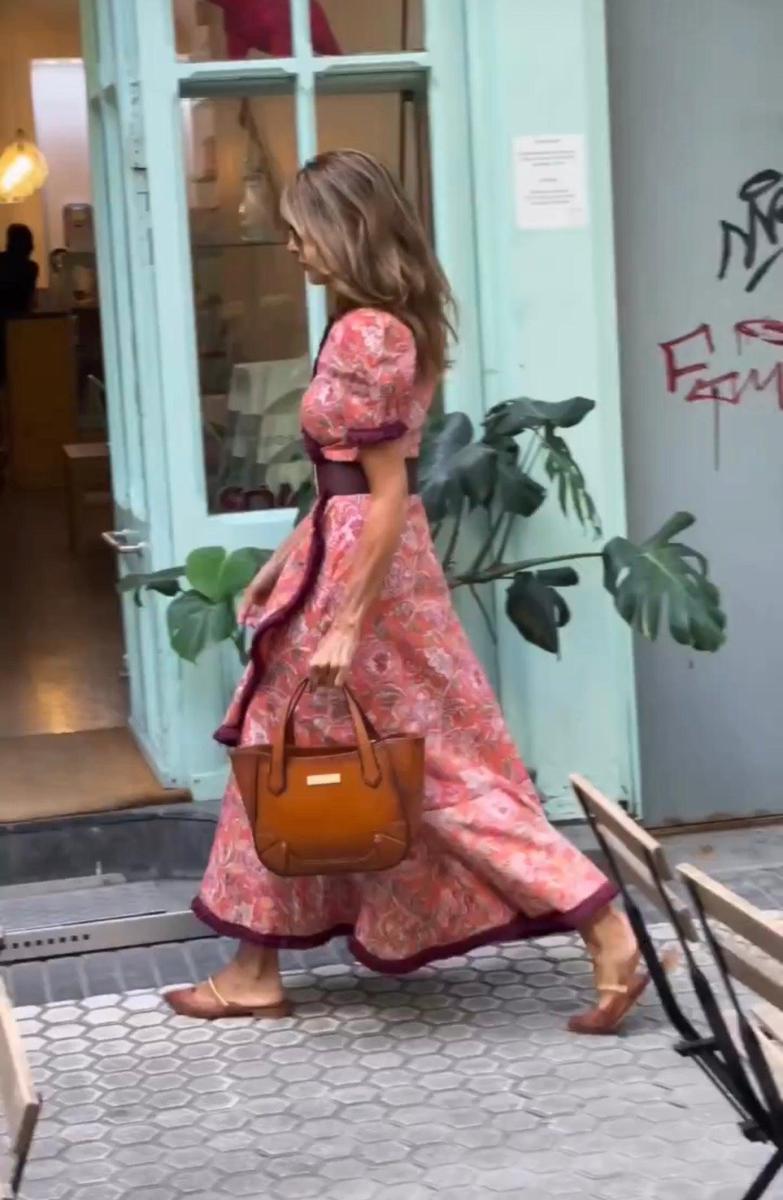 Teodora | Elegancka długa sukienka z bufiastymi rękawami